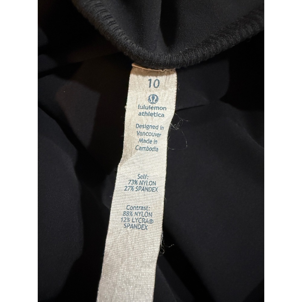lululemon athletica Women's Long Sleeve Tee in Black - Picture 5 of 6
